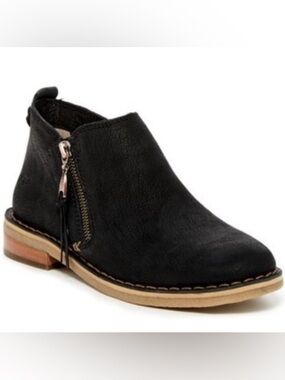 UGG Clementine Black Leather Zip Ankle Boots Size 11